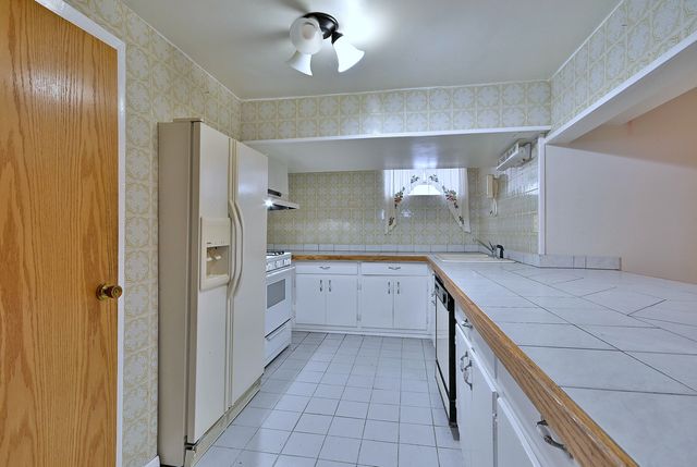 7324 W Lunt Avenue, Chicago, IL 60631