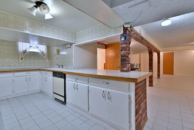 7324 W Lunt Avenue, Chicago, IL 60631