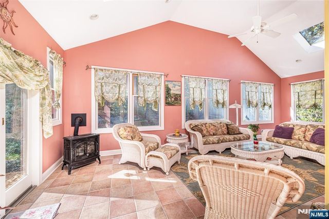 7 Stonehedge Drive, Hardyston, NJ 07460