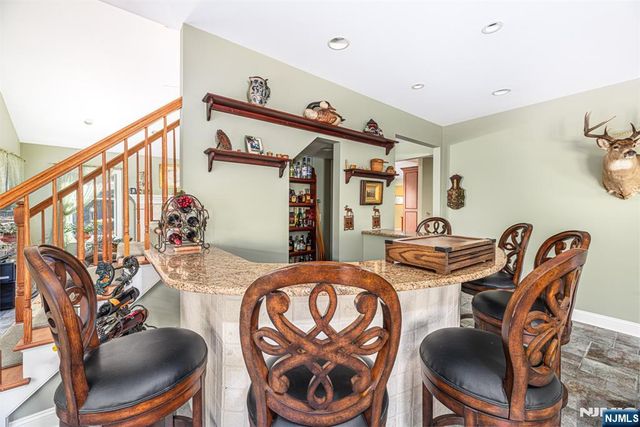 7 Stonehedge Drive, Hardyston, NJ 07460