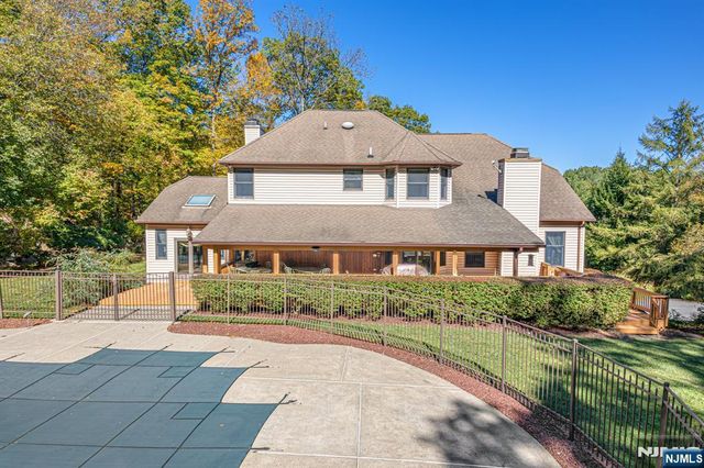 7 Stonehedge Drive, Hardyston, NJ 07460