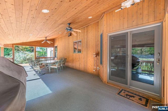 7 Stonehedge Drive, Hardyston, NJ 07460