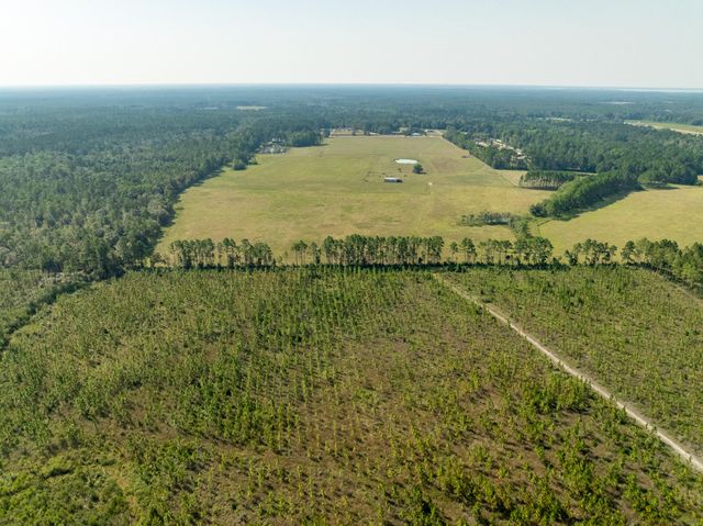 3717 FL-20, Freeport, FL 32439