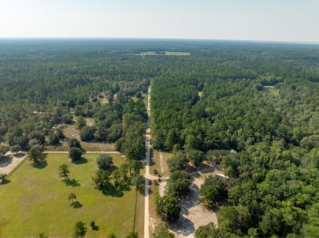3717 FL-20, Freeport, FL 32439