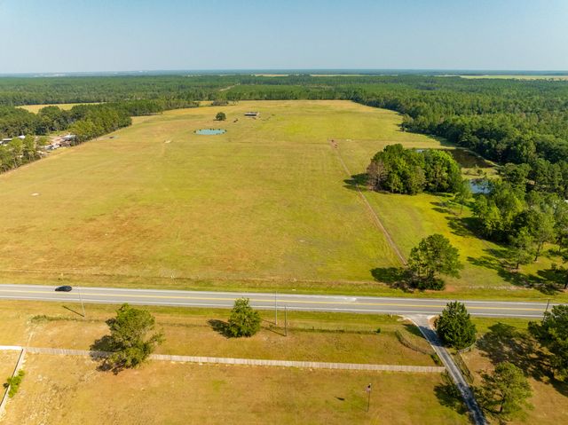 3717 FL-20, Freeport, FL 32439