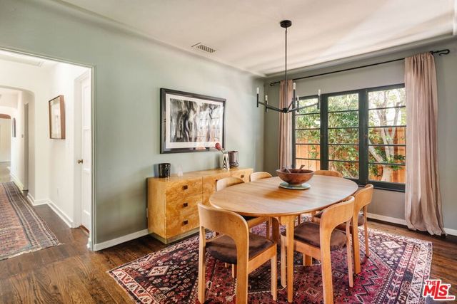 2621 E Glenoaks Boulevard, Glendale, CA 91206