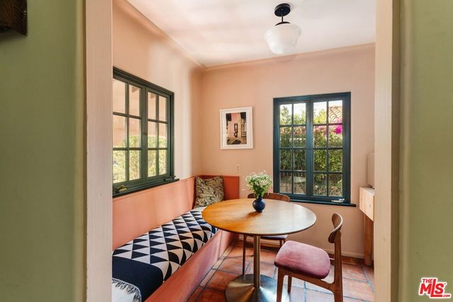 2621 E Glenoaks Boulevard, Glendale, CA 91206