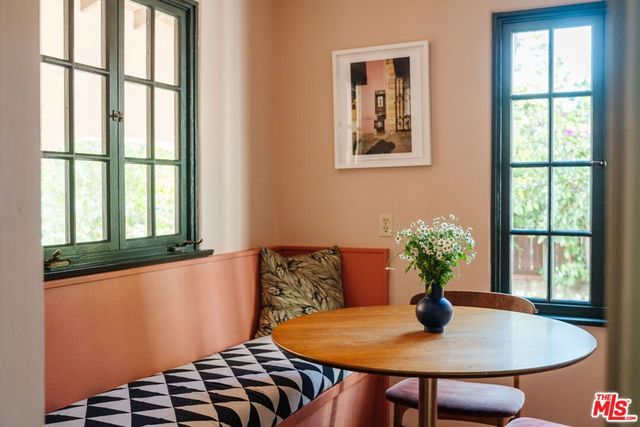 2621 E Glenoaks Boulevard, Glendale, CA 91206