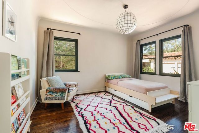 2621 E Glenoaks Boulevard, Glendale, CA 91206