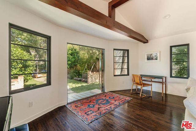 2621 E Glenoaks Boulevard, Glendale, CA 91206