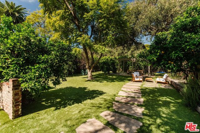 2621 E Glenoaks Boulevard, Glendale, CA 91206