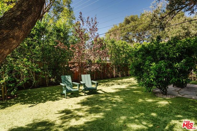 2621 E Glenoaks Boulevard, Glendale, CA 91206