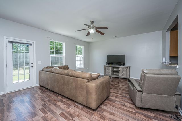 507 Hemingway Circle, Summerville, SC 29483