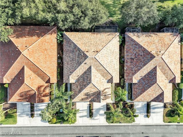 2305 Carnaby CT, Lehigh Acres, FL 33973