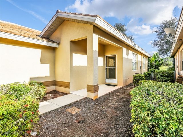 2305 Carnaby CT, Lehigh Acres, FL 33973