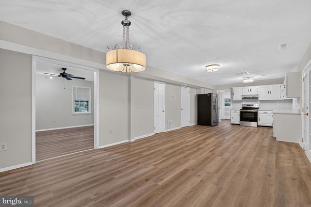 9601 FAIRVIEW AVE, Manassas, VA 20110