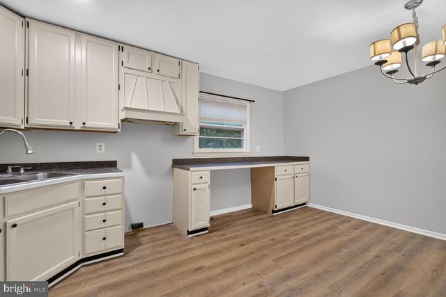 9601 FAIRVIEW AVE, Manassas, VA 20110