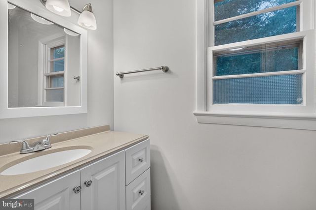 9601 FAIRVIEW AVE, Manassas, VA 20110