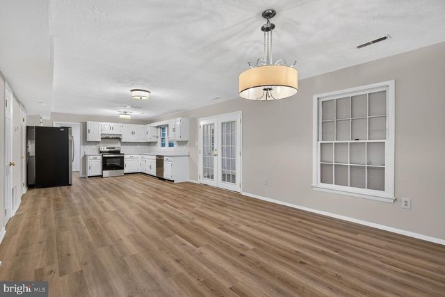 9601 FAIRVIEW AVE, Manassas, VA 20110