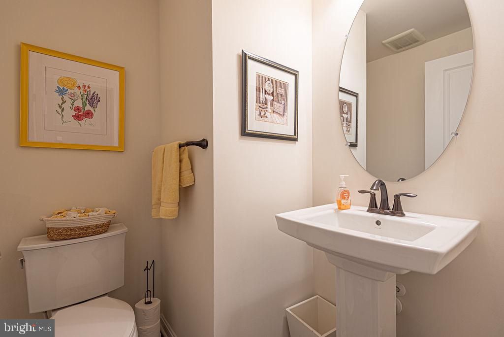 Image 24 of property listing at 10315 QUARTER DECK LN, Berlin, MD 21811