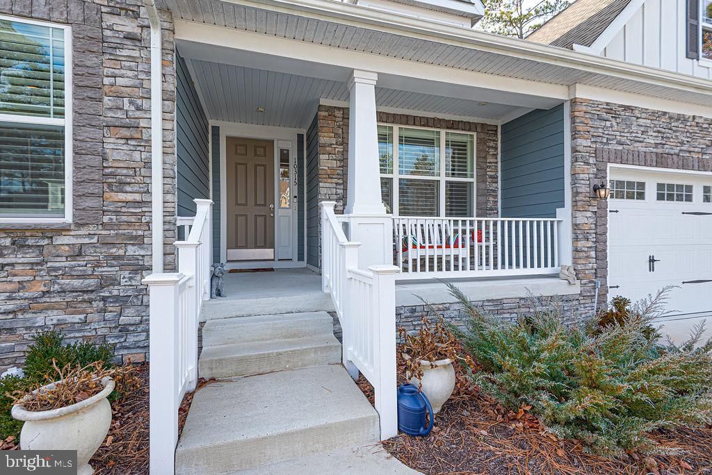 Image 3 of property listing at 10315 QUARTER DECK LN, Berlin, MD 21811