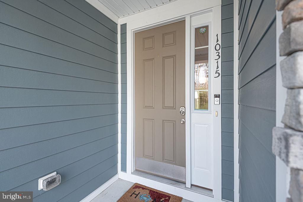 Image 5 of property listing at 10315 QUARTER DECK LN, Berlin, MD 21811