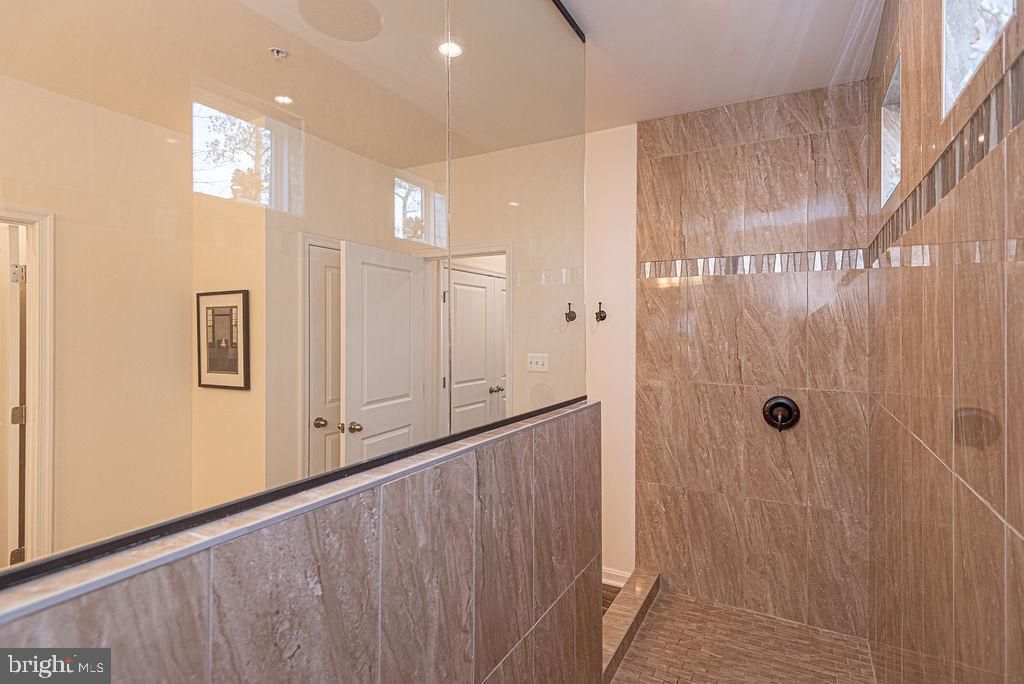 Image 61 of property listing at 10315 QUARTER DECK LN, Berlin, MD 21811