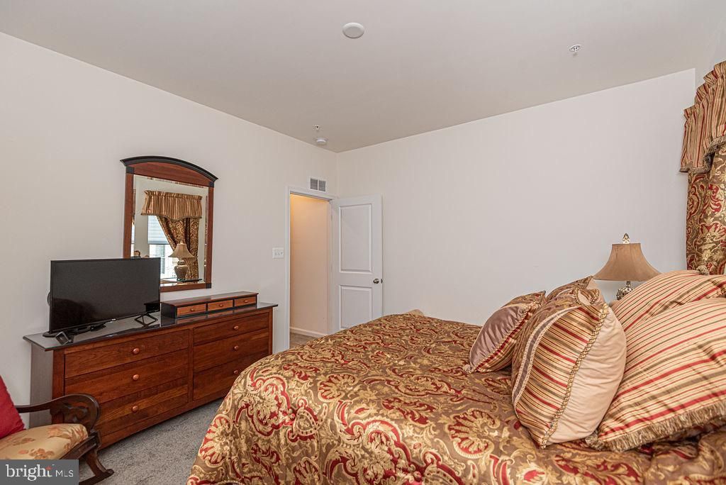 Image 74 of property listing at 10315 QUARTER DECK LN, Berlin, MD 21811