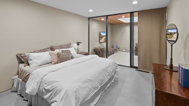 66 Watergate Road, South Barrington, IL 60010