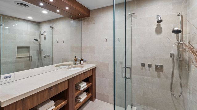 66 Watergate Road, South Barrington, IL 60010