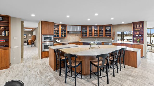 66 Watergate Road, South Barrington, IL 60010