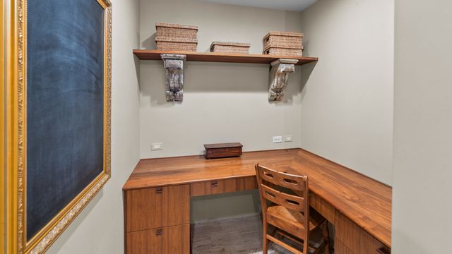 66 Watergate Road, South Barrington, IL 60010