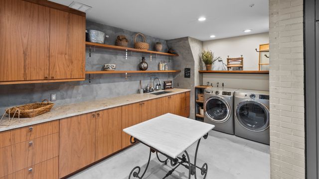 66 Watergate Road, South Barrington, IL 60010