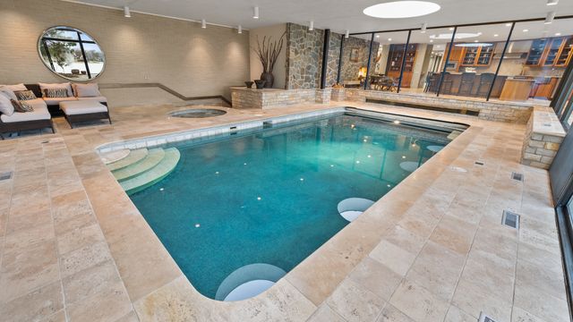 66 Watergate Road, South Barrington, IL 60010