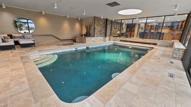 66 Watergate Road, South Barrington, IL 60010