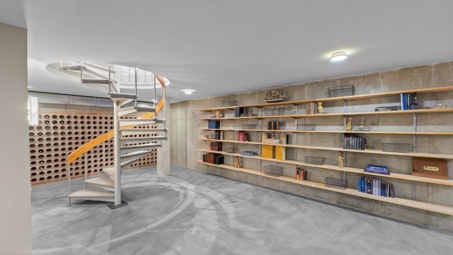 66 Watergate Road, South Barrington, IL 60010