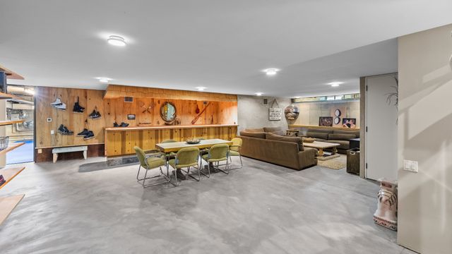 66 Watergate Road, South Barrington, IL 60010