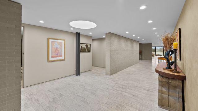 66 Watergate Road, South Barrington, IL 60010