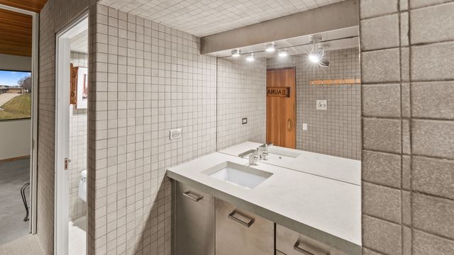 66 Watergate Road, South Barrington, IL 60010