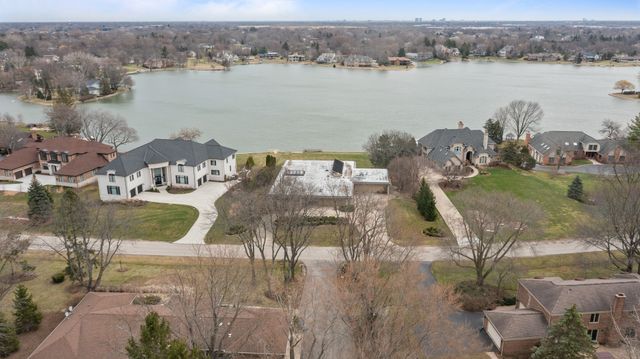 66 Watergate Road, South Barrington, IL 60010