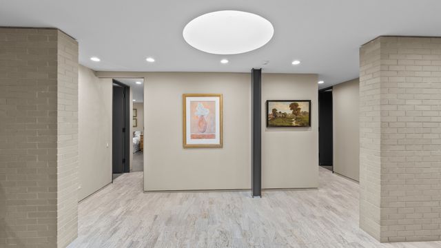 66 Watergate Road, South Barrington, IL 60010