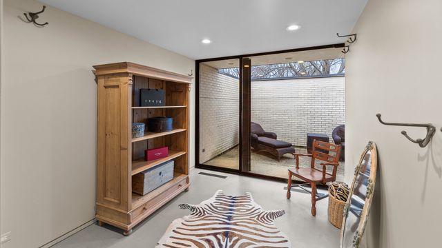 66 Watergate Road, South Barrington, IL 60010