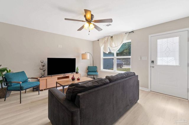 1004 Polk Ave, Pensacola, FL 32507