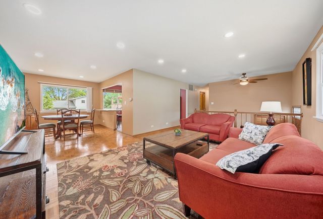 503 N Schirra Drive, Palatine, IL 60074