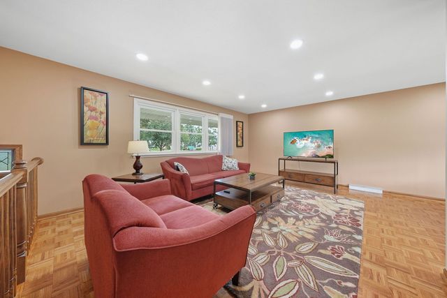 503 N Schirra Drive, Palatine, IL 60074