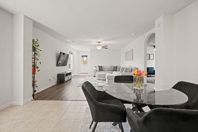 6214 El Topacio Dr, Houston, TX 77048