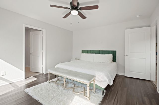 6214 El Topacio Dr, Houston, TX 77048