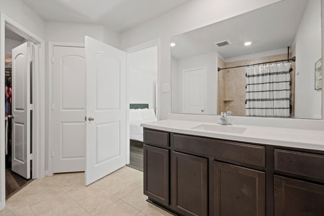 6214 El Topacio Dr, Houston, TX 77048