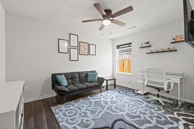 6214 El Topacio Dr, Houston, TX 77048