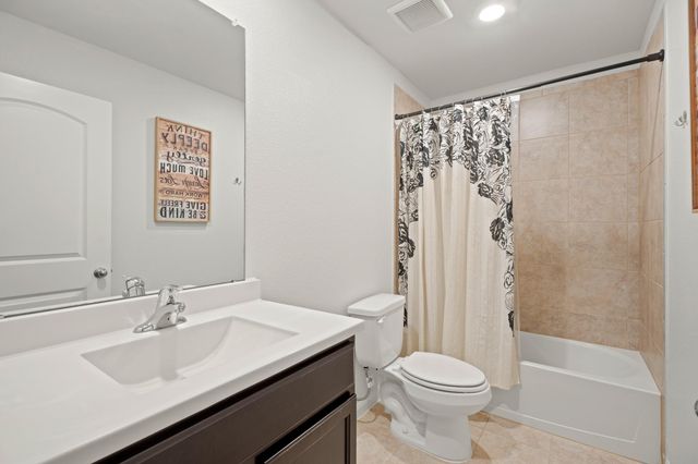 6214 El Topacio Dr, Houston, TX 77048